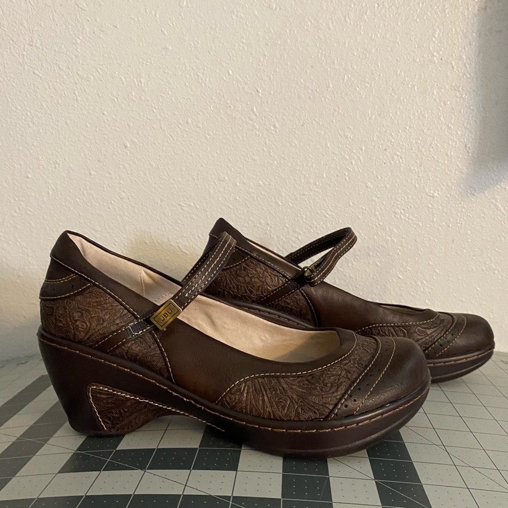 JBU by Jambu Melrose wedge heel Mary jane shoes size 8.5 brown embossed heeled